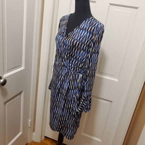 London Times Chic Wrap Silhoutte Modern Print Dress Size 10 - Picture 13 of 13